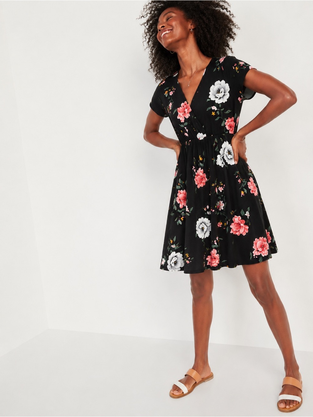NWT Old Navy Floral V-Neck Short Sleeve Dress